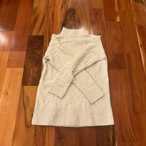 H&M turtle neck sz XS